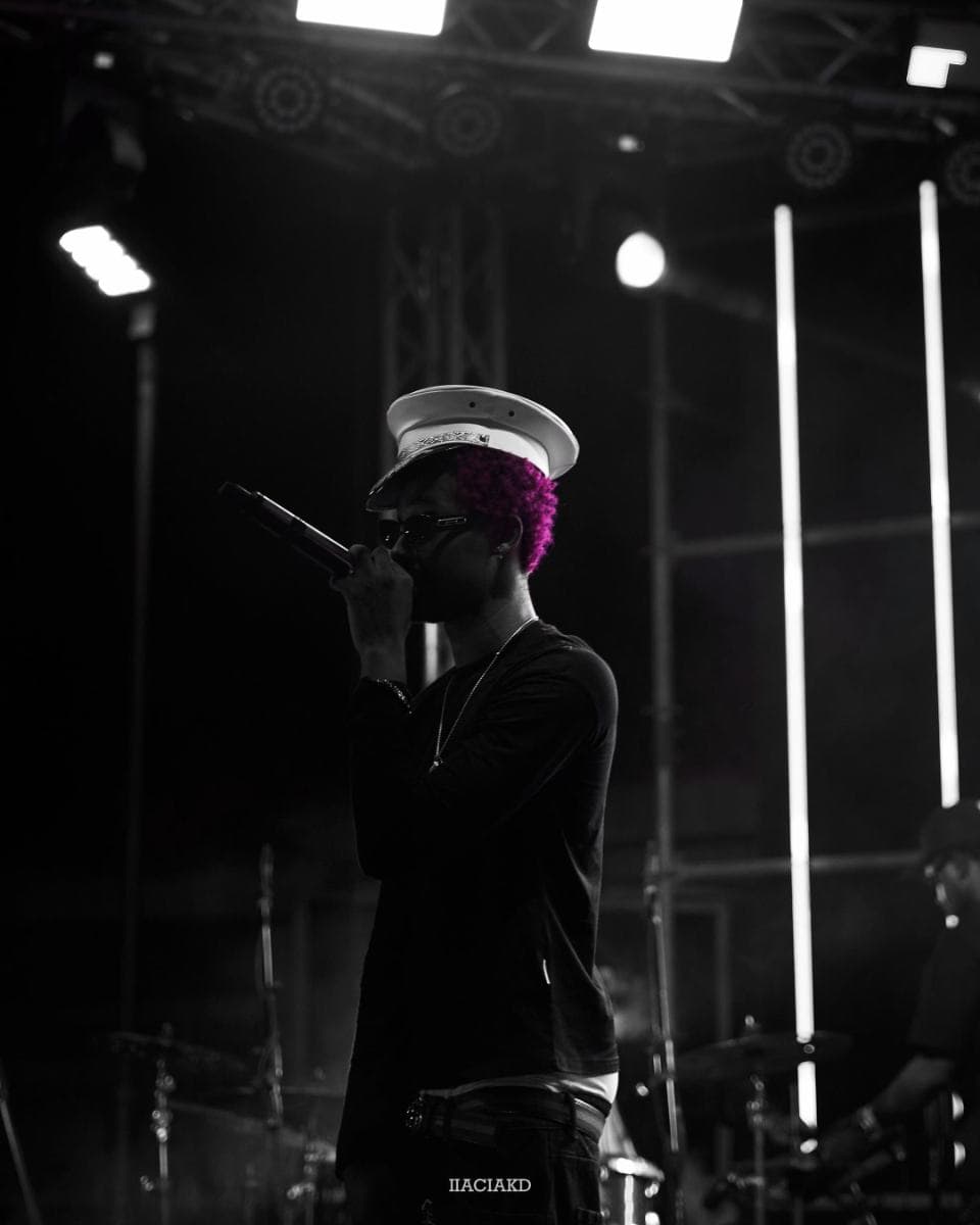 WAVE$TAR on stage